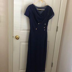 Woman’s MIdi Dress.